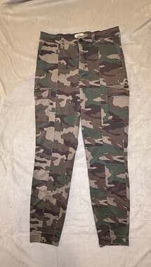 J. Crew Vintage Straight Cargo Pants in Camo Print High Rise Women's Size 27